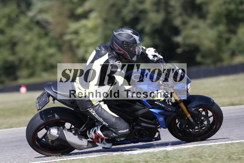 Archiv-2025/49 26.08.2025 Cornu Master School ADR/blau-bleu/0-4